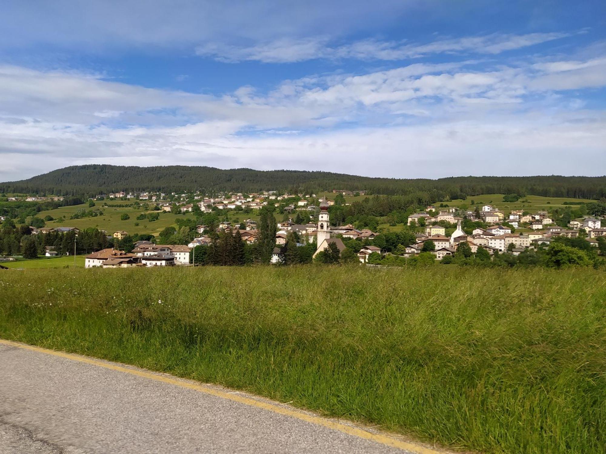 Casa Zucol Lägenhet Sarnonico Exteriör bild